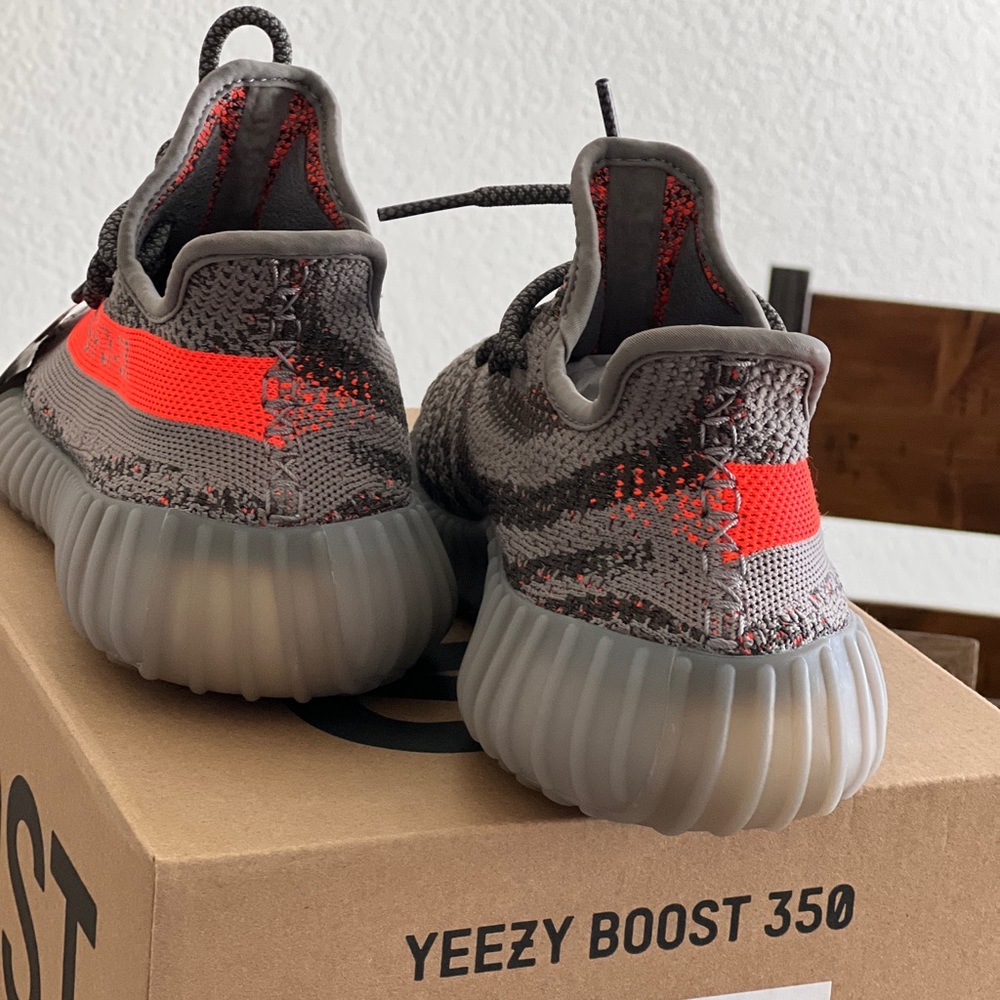 SOLD ๐ Yeezy Boost 350 V2 - Picture 5 of 7